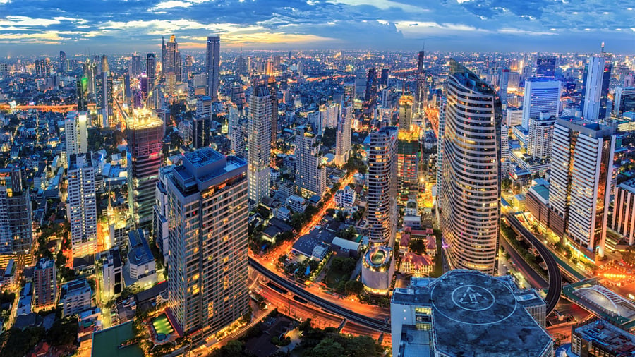Bangkok i aftenbelysning
