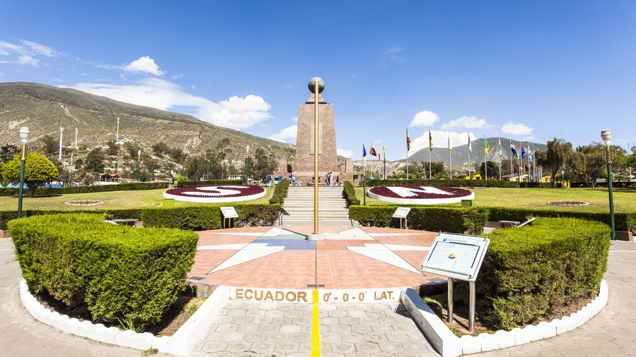 Monumentet for markeringen af Ækvator