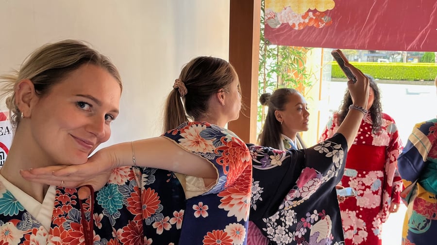 Immersive yourself in tje Japanese culture. 