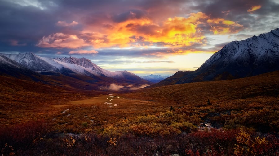 Solnedgang over Tombstone Territorial Park, Yukon