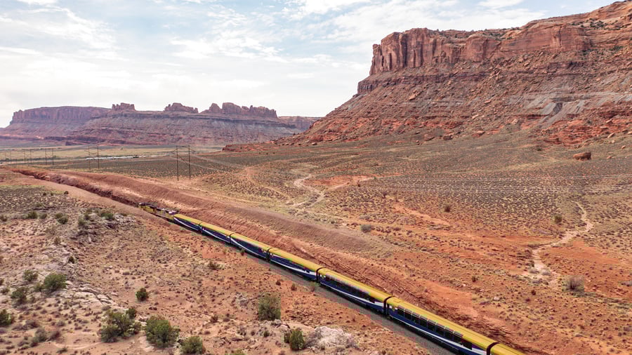 Canyon Spirit-toget på vej gennem Utah