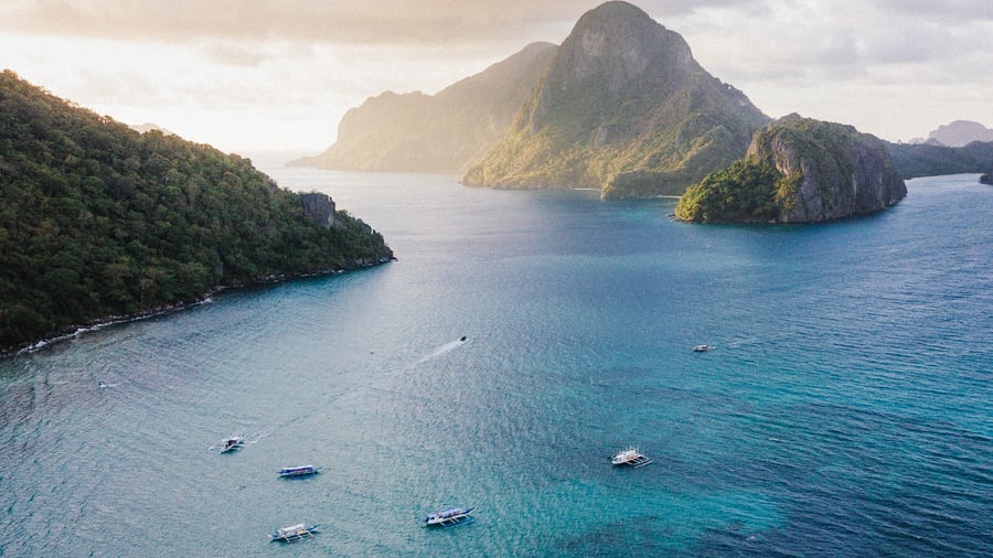 Island hopping around El Nido in the Philippines 