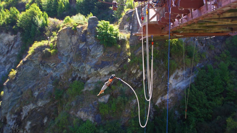 Bungee jump i Queenstown for de eventyrlystne