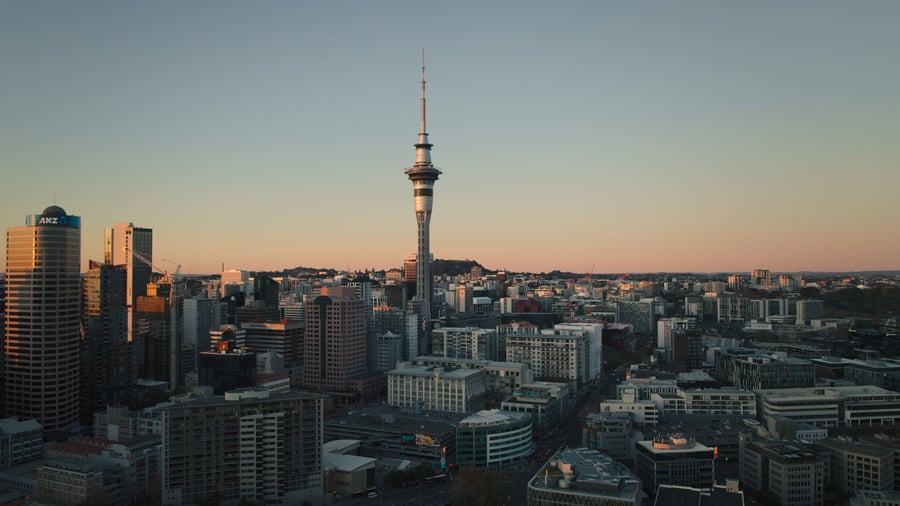 Auckland med Sky Tower i mitten