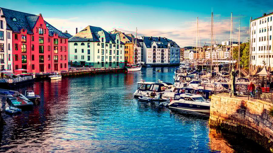 I Ålesund kan du udforske Jugendstil arkitekturen