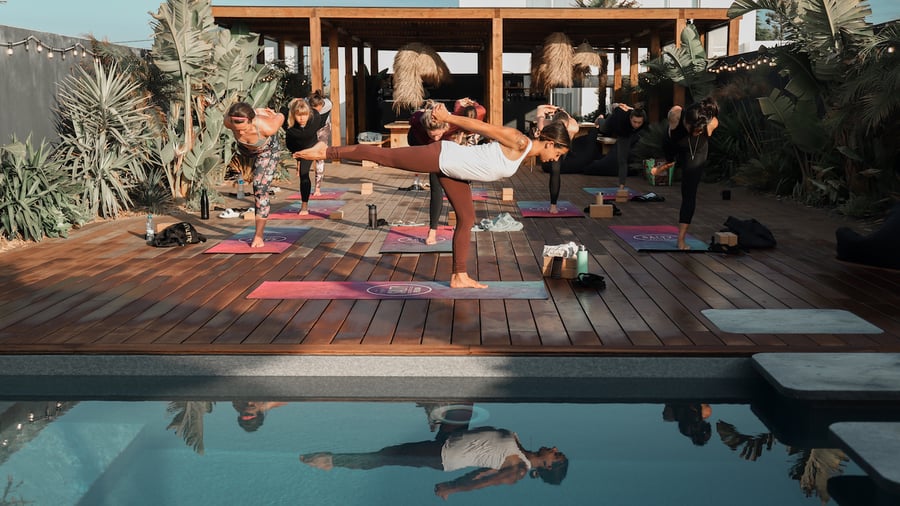 Yoga & surfa i Portugal i sommar.