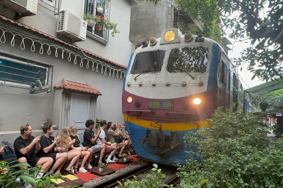 Train Street i Hanoi. Dra in tårna! 