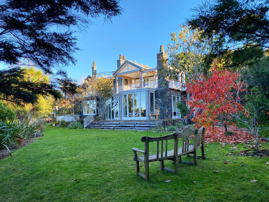 970 Lonely Bay Lodge