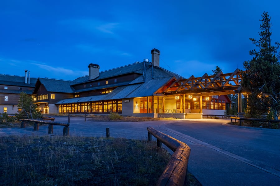 Old Faithful Snow Lodge & Cabins