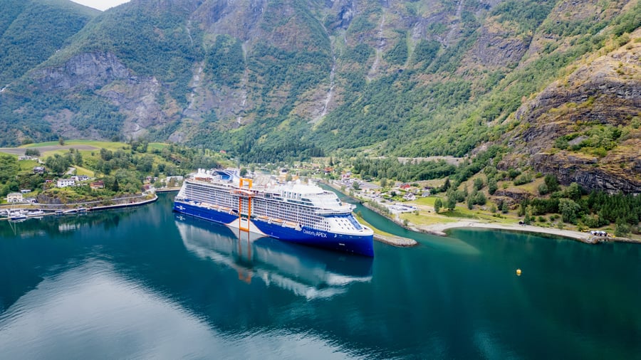 Celebrity Apex i Flåm
